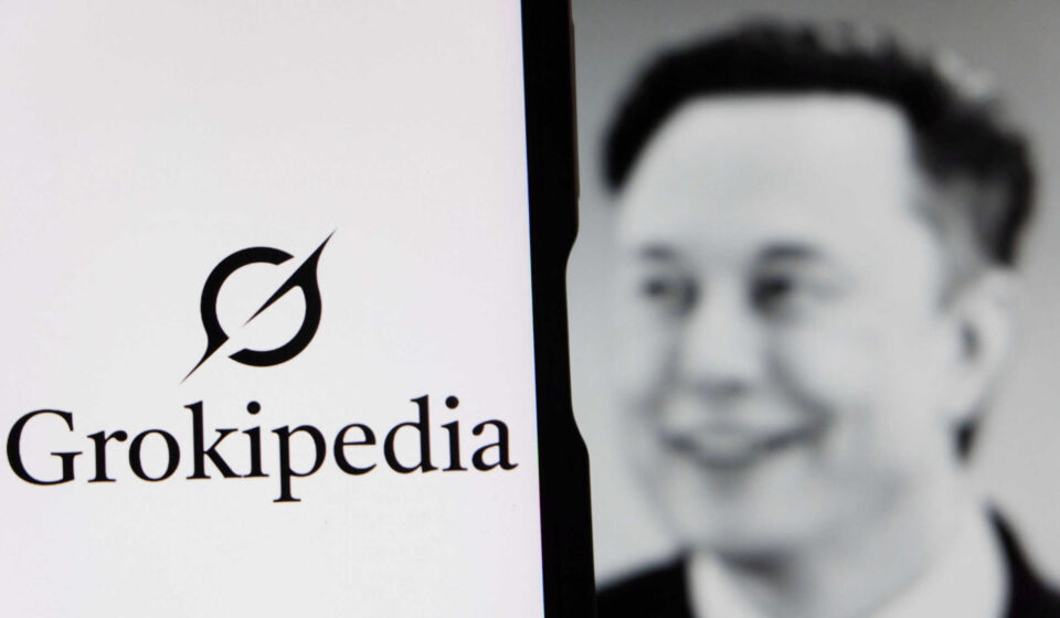 Da revolução à estagnação, a Grokipedia de Elon Musk está desatualizada há meses