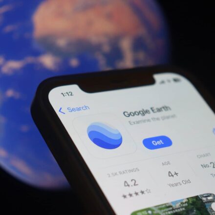 Google recua e suspende recurso de IA no Google Earth