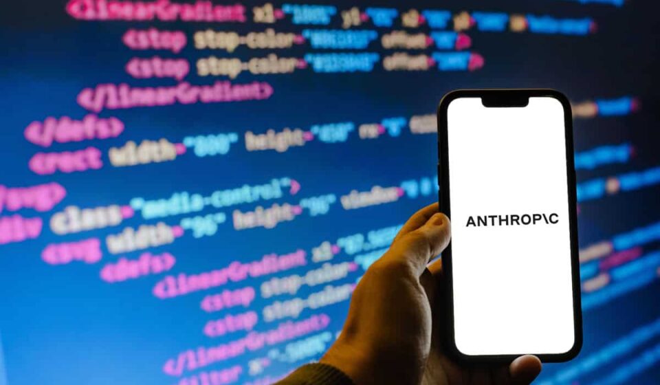 Anthropic monta laboratório de biologia e amplia uso de IA em pesquisas médicas e científicas