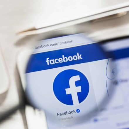 Facebook vai deixar você personalizar o algoritmo do feed com IA