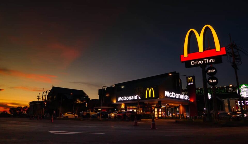 IA do McDonald’s gera polêmica e caso vai parar na Justiça dos EUA